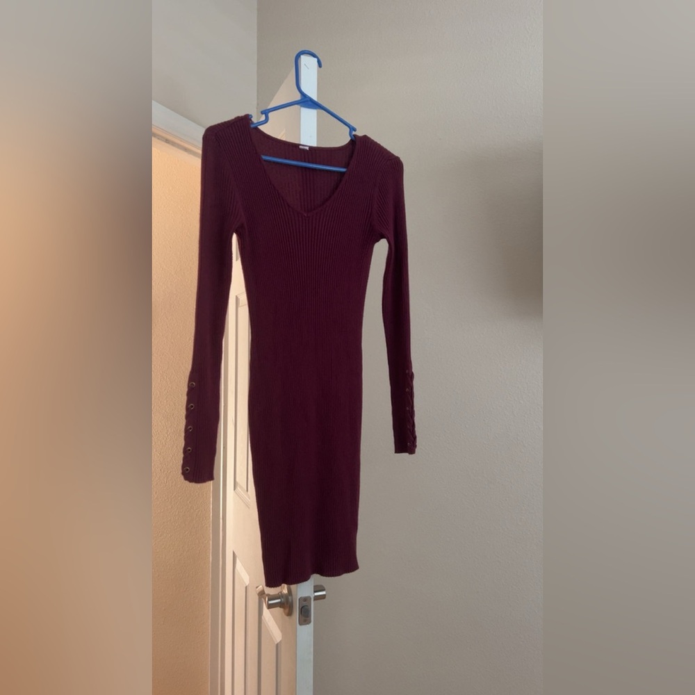 Elegant Burgundy Long Sleeve Dress
